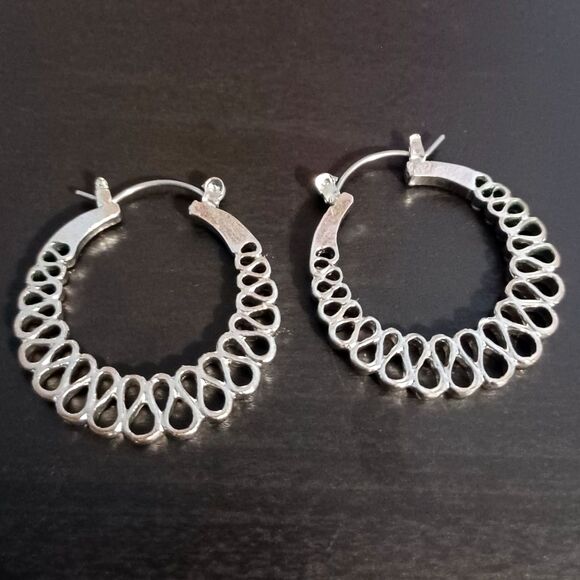 Unique Silver Loop Design Hoop Earrings - Picture 1 of 1